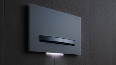 Geberit Sigma50 em branco com luz de orientação