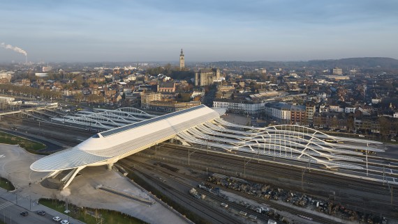 Vista aérea da nova estação ferroviária de Mons, na Bélgica (© Oliver Schuh, Palladium Photodesign)