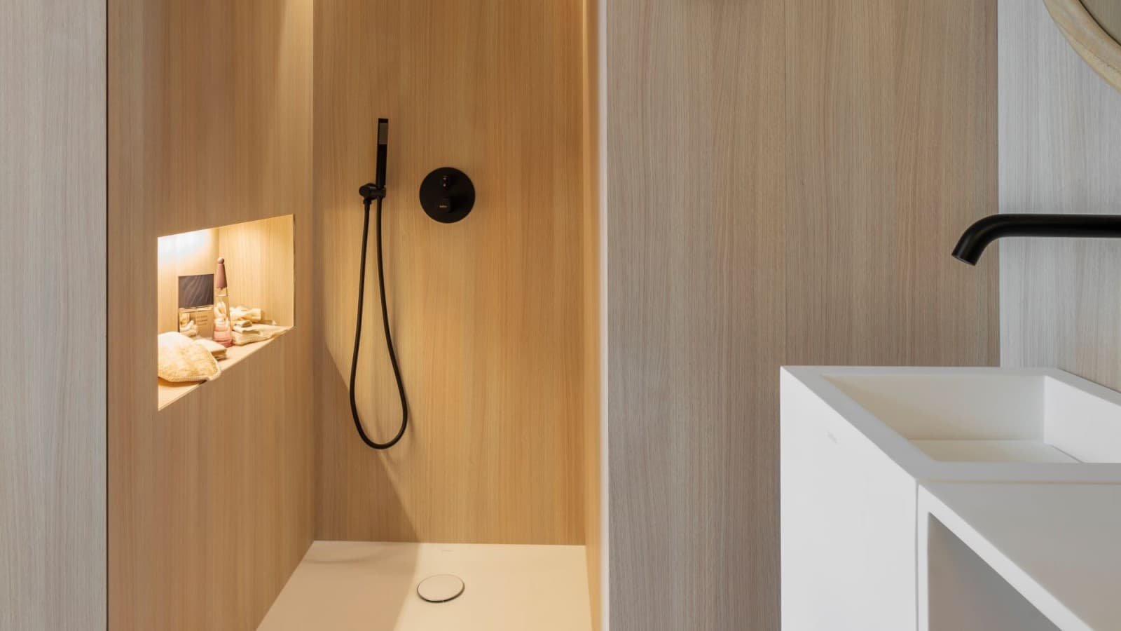 Espaço Woodmodulor – Casa Modular Uma casa na árvore... (© Lupe Clemente: Casa Decor 2024)