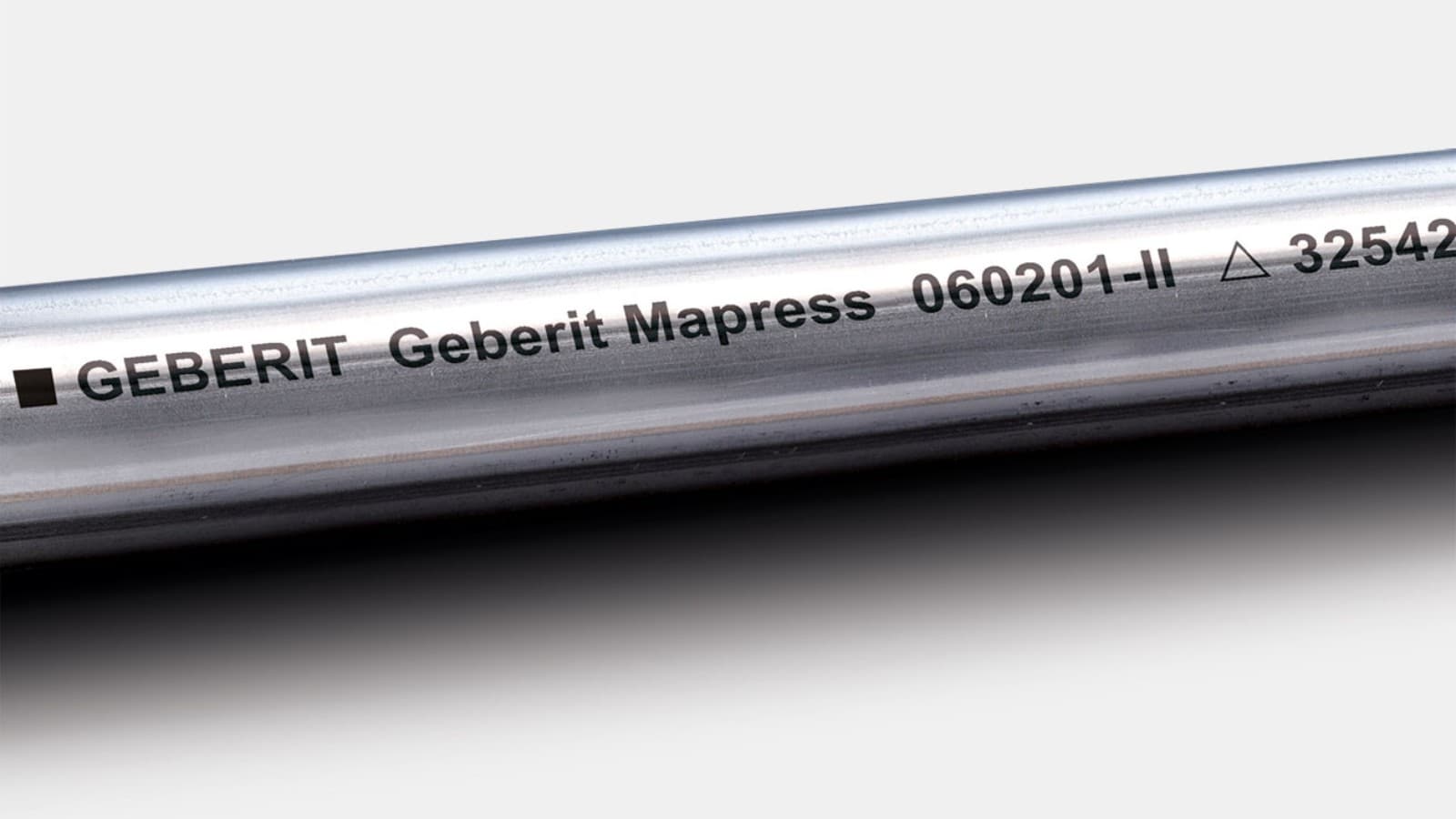 A inscrição preta identifica o tubo Geberit Mapress Aço inox CrNiMo A inscrição preta identifica o tubo Geberit Mapress Aço inox CrNiMo
